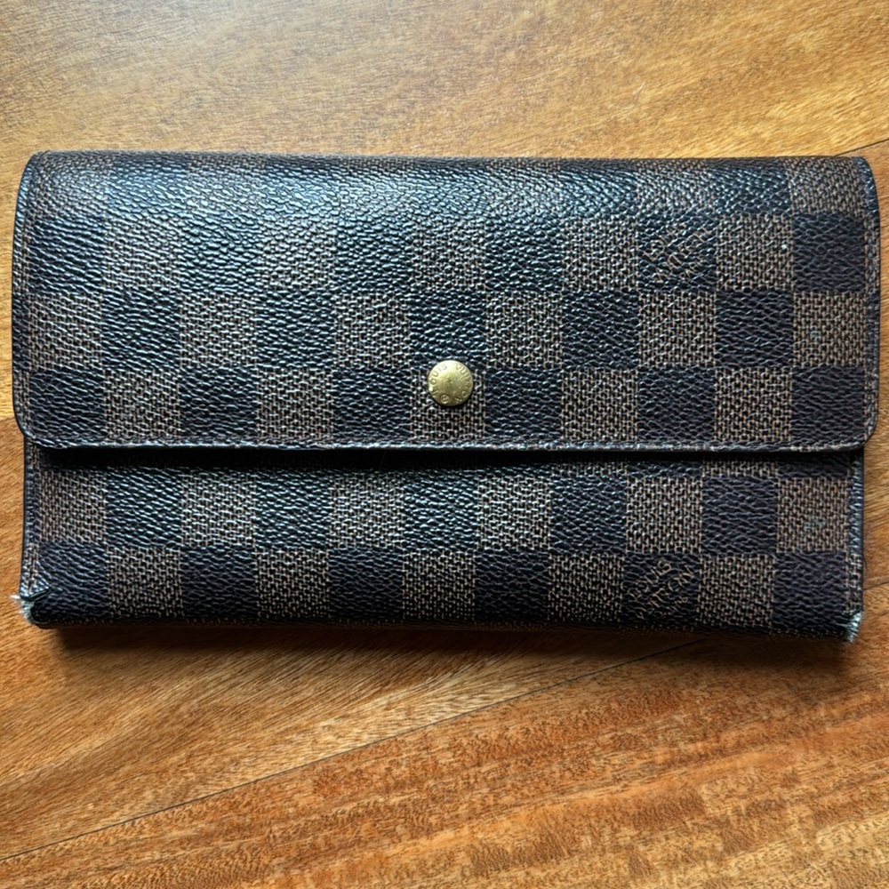 LOUIS VUITTON Porte Tresor International Trifold Long Wallet